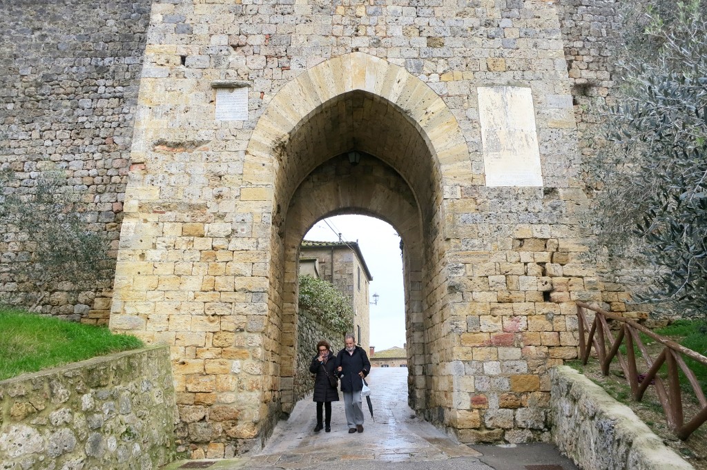 Monteriggioni, Driving in Tuscany