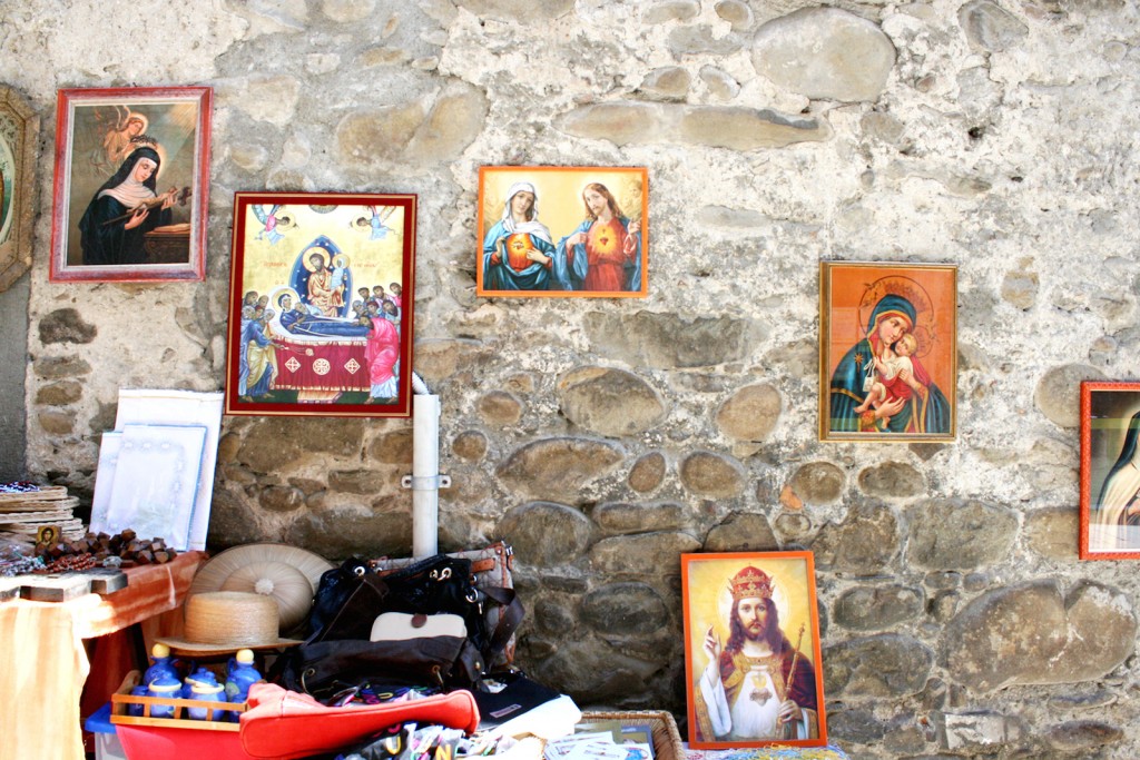 Filetto flea market in Tuscany