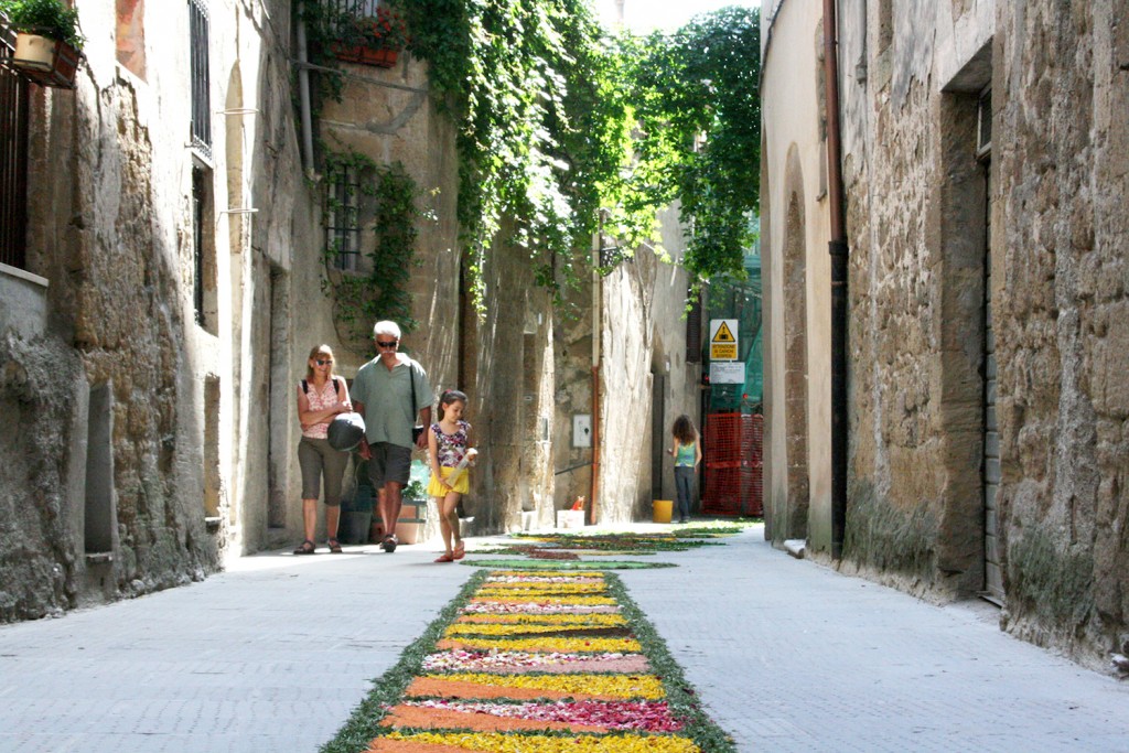 Infiorata Pitigliano in Tuscany