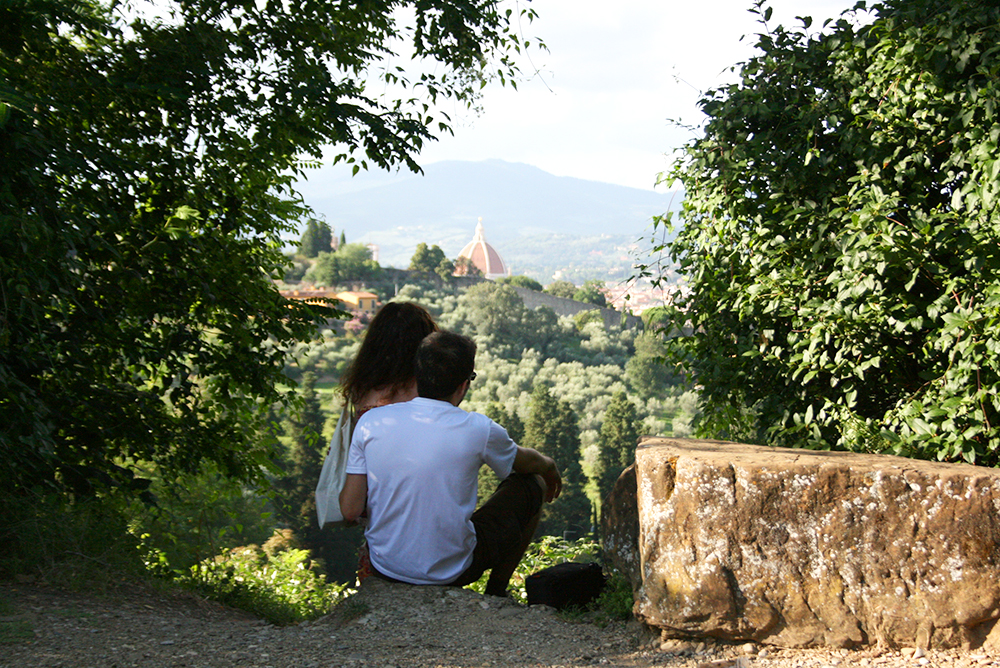 Kissing in Florence over San Niccolò