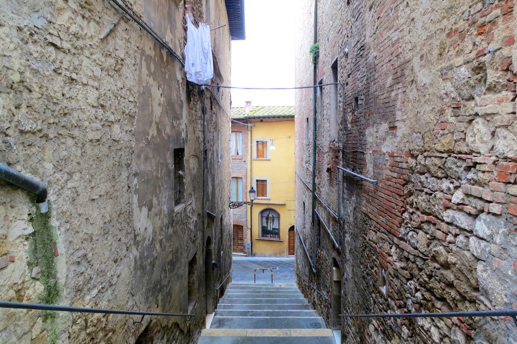 Streets of Colle Val d'Elsa, Tuscnay